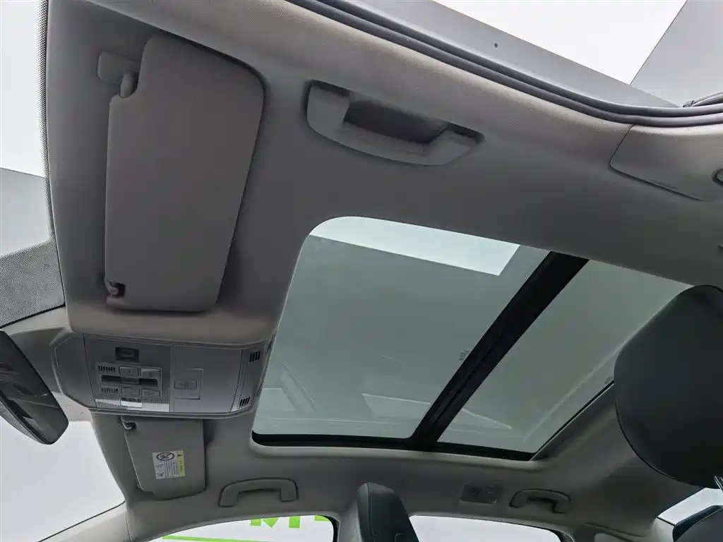 Volkswagen Sagitar 2023 300TSI DSG Excellence Edition фото 14