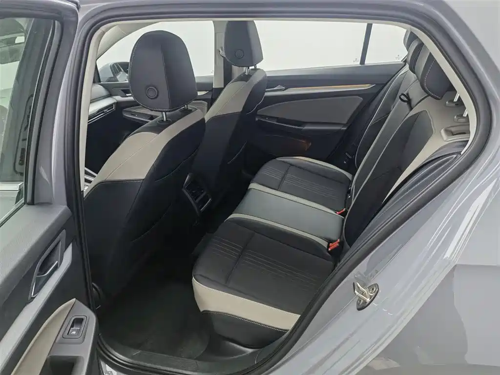 Volkswagen Golf 2023 Facelift 280TSI DSG Pro фото 15