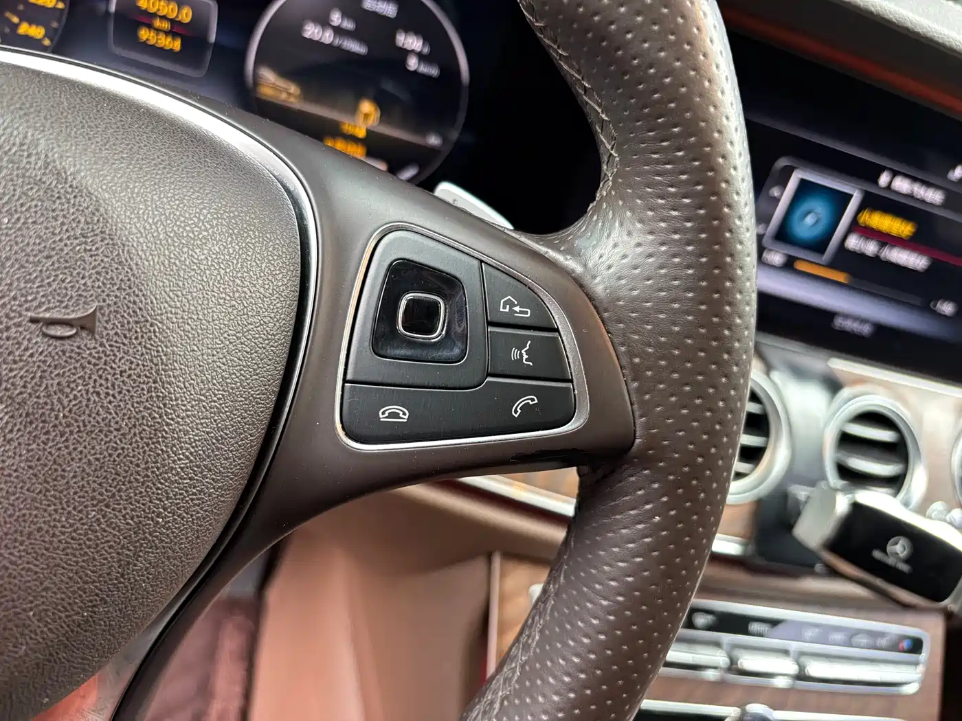Mercedes-Benz E-Class 2018 E 200 L фото 13