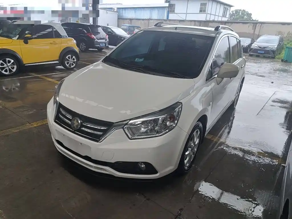 Venucia R50 2016 2015 1.6L Automatic Luxury Edition