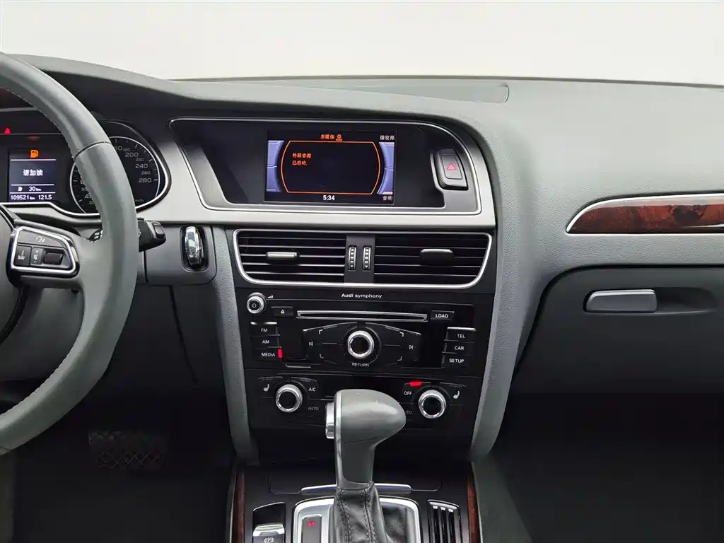 Audi A4L 2015 35 TFSI Auto Comfort фото 12