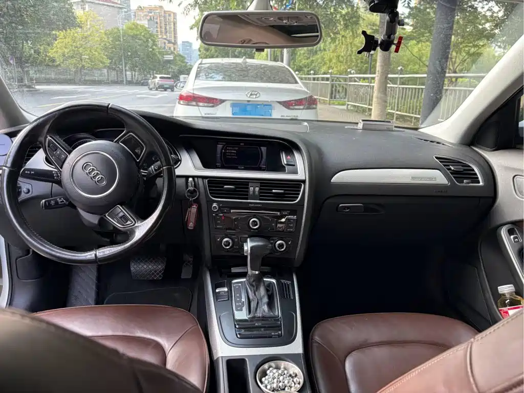 Фото 6 - Audi A4 (Import)