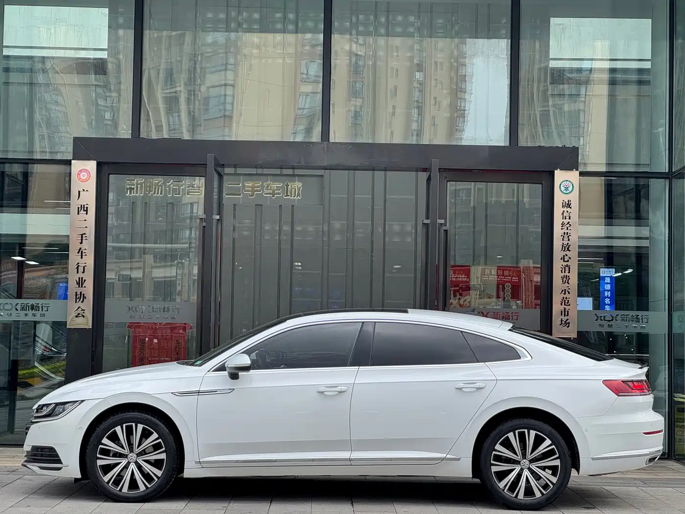 Volkswagen FAW-Volkswagen CC 2019 330TSI Charm Edition China VI фото 4