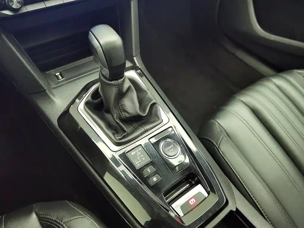 Peugeot 408 2022 1.6T Progressive Edition фото 13