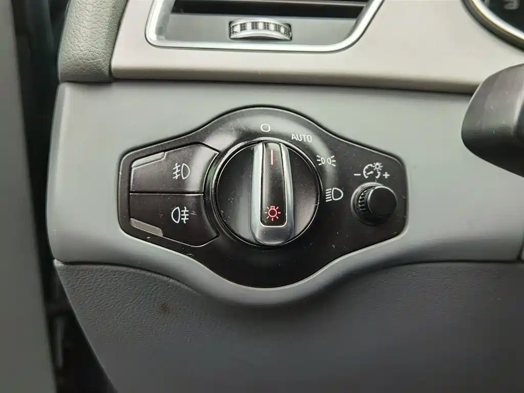 Audi A4L 2015 35 TFSI Auto Comfort фото 21
