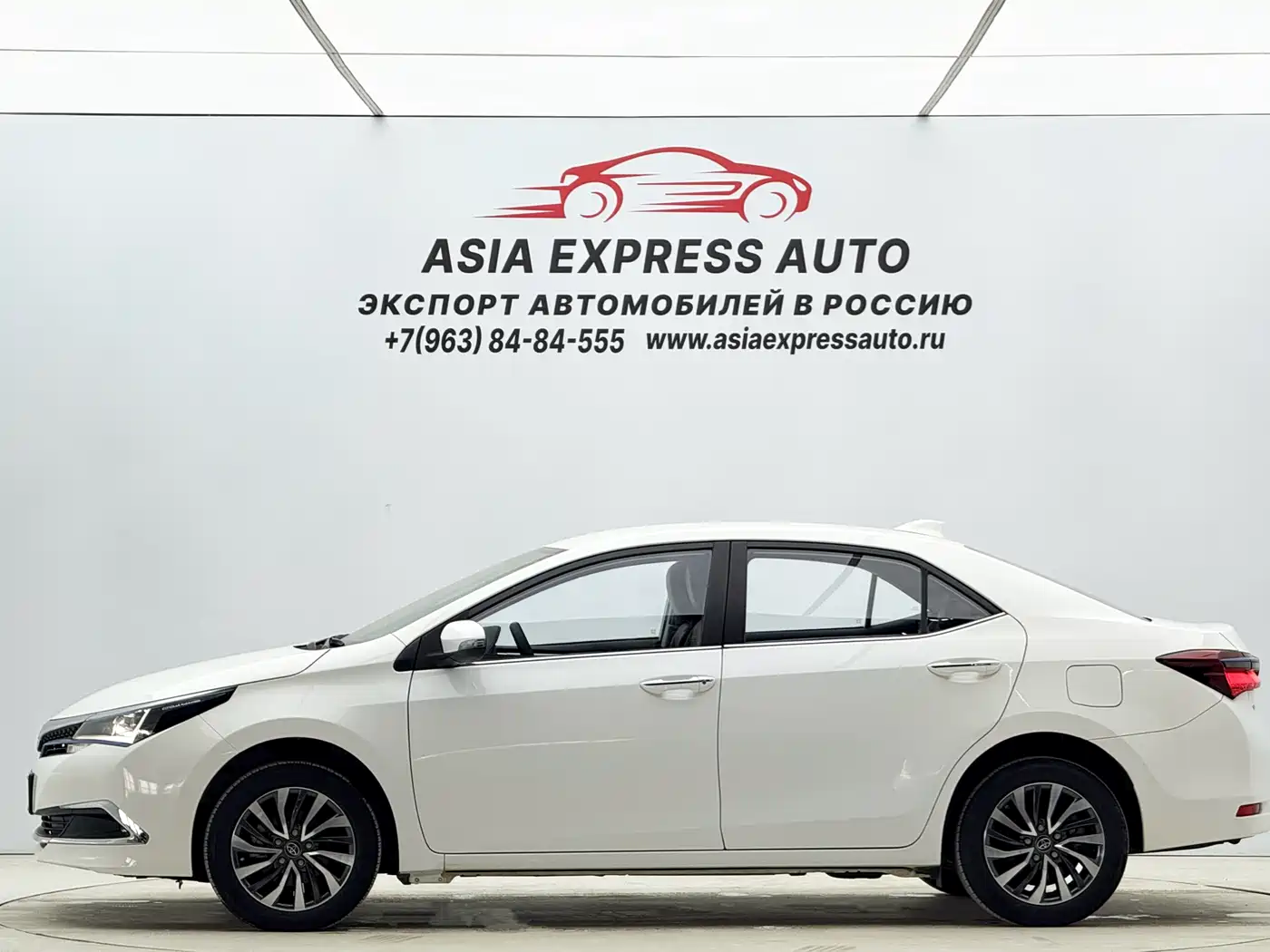 Toyota Corolla 2018 Hybrid 1.8L E-CVT Smart Edition фото 6