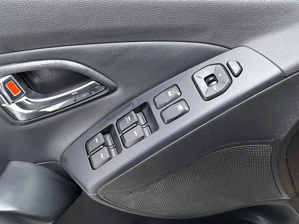 Hyundai Beijing Hyundai ix35 2013 2.0L Automatic 2WD Smart GLS China V фото 9
