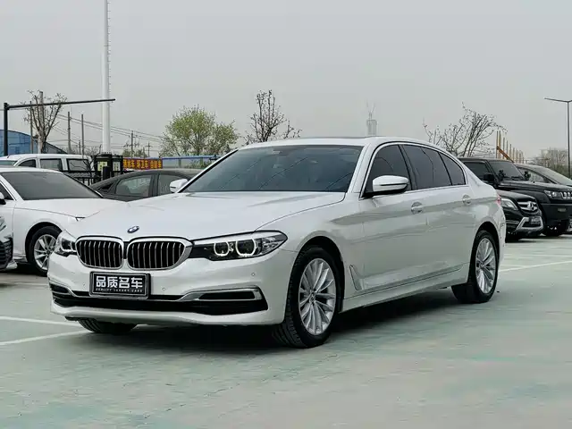 BMW 5 SERIES