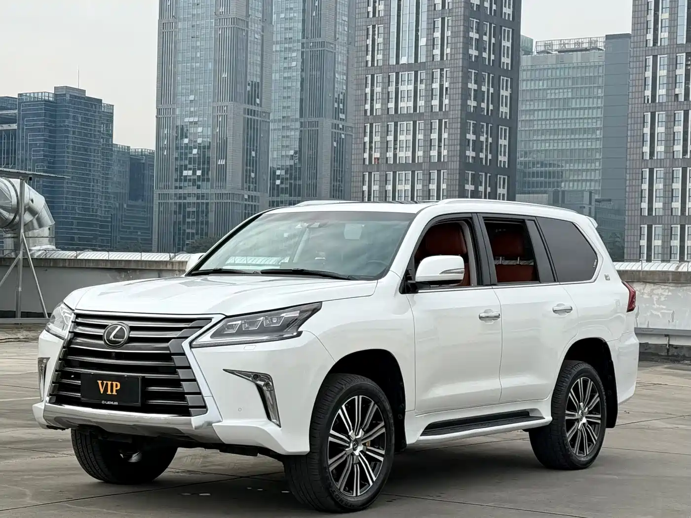 Lexus LX 2017 570 Prestige Luxury фото 3