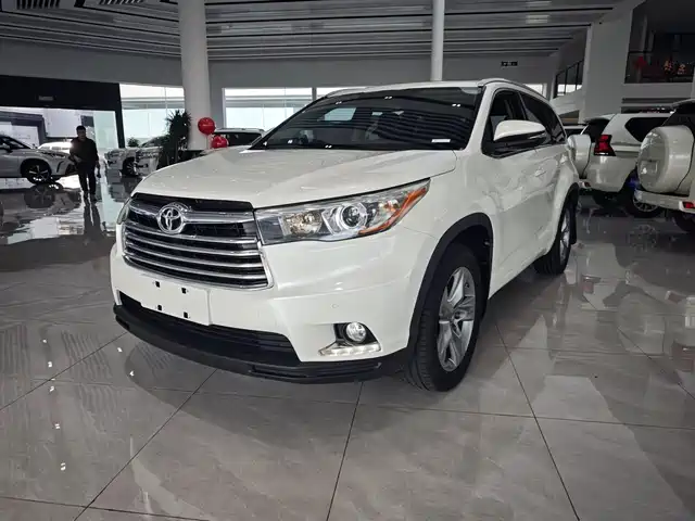TOYOTA HIGHLANDER