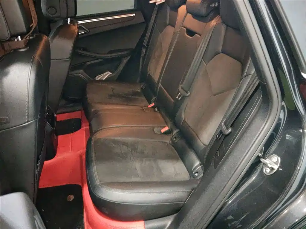 Porsche Macan 2018 Macan 2.0T фото 13