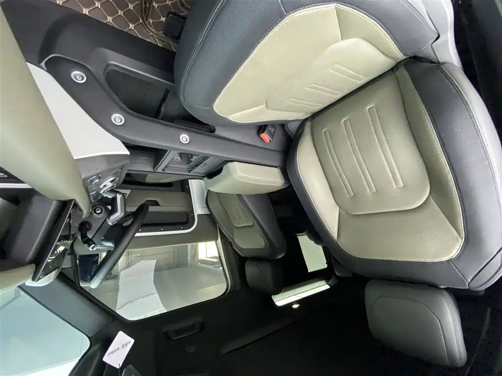 Land Rover Defender 2022 90 2.0T P300 X-DYNAMIC HSE фото 7