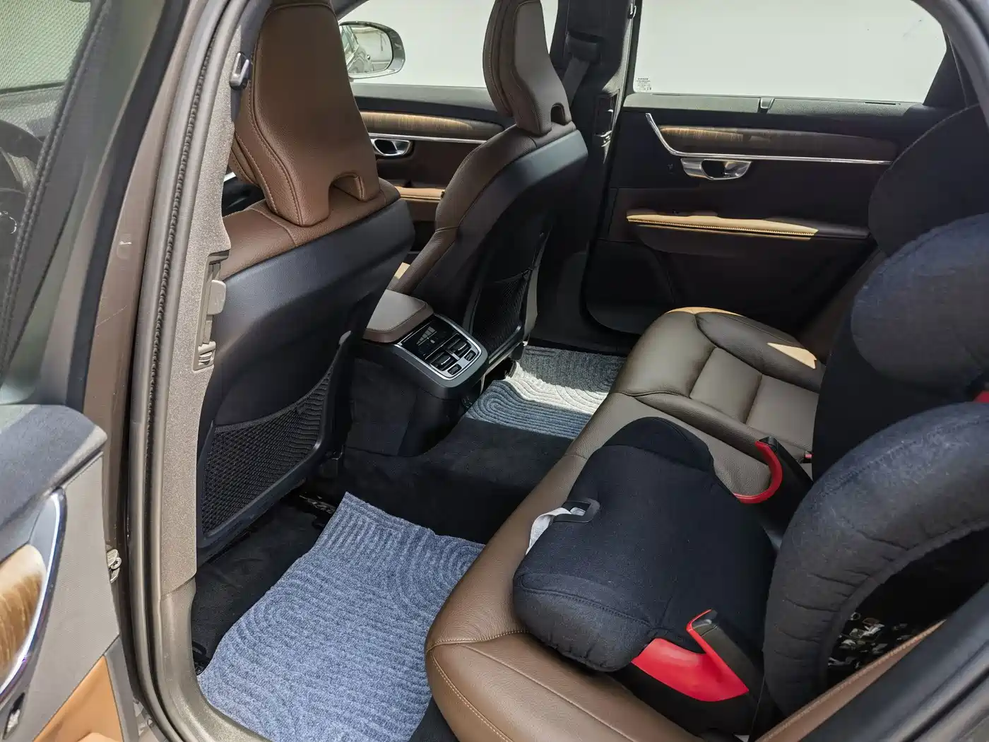 Volvo V90 2023 2024 Cross Country B5 AWD Wisdom Edition