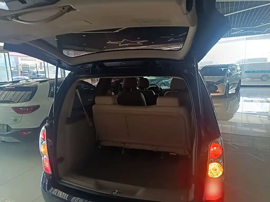  GL8