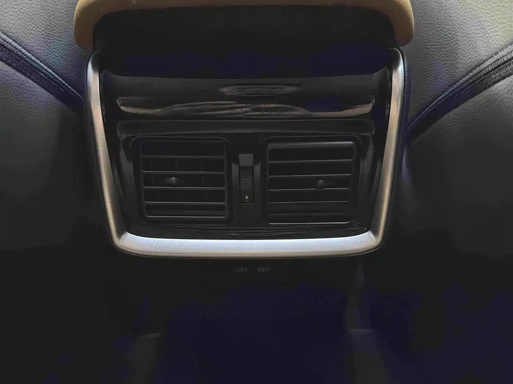 Toyota Venza 2022 2.0L CVT 2WD Premium фото 10