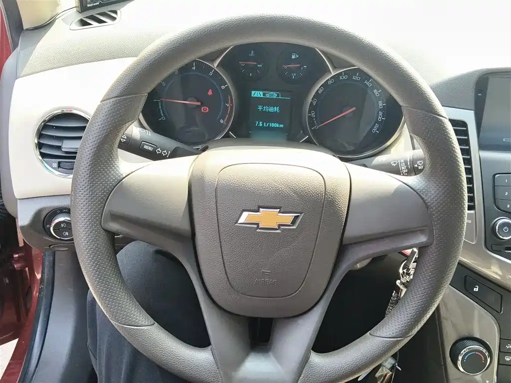 Chevrolet Cruze 2015 1.5L Classic SE MT фото 11