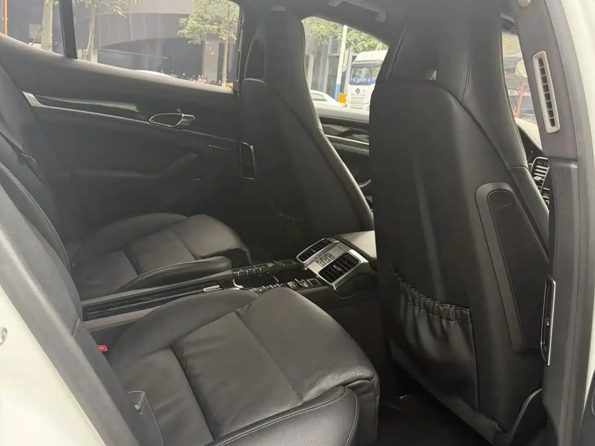 Porsche Panamera 2014 Panamera 4 3.0T фото 11