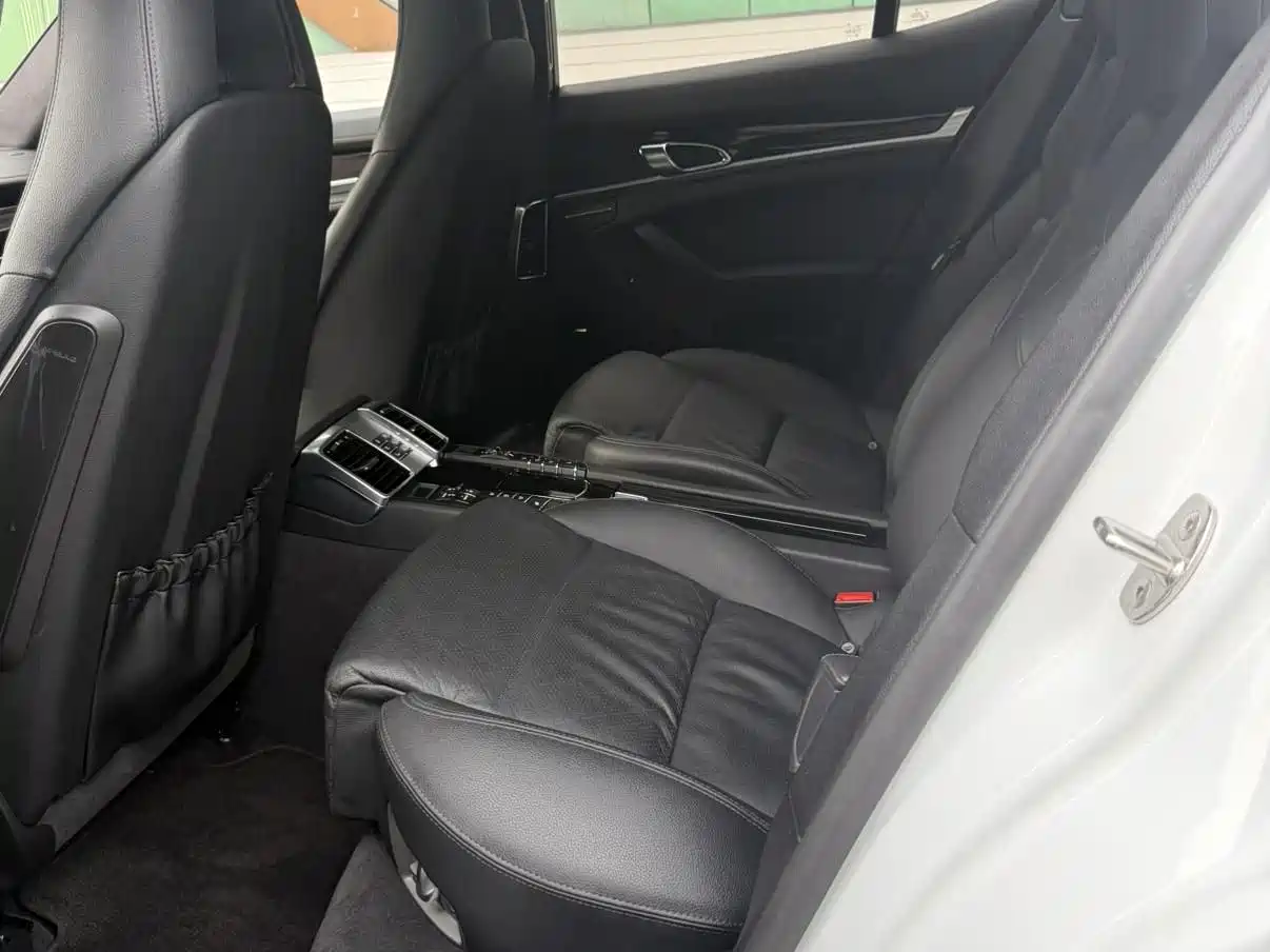 Porsche Panamera 2014 Panamera 4 3.0T фото 16