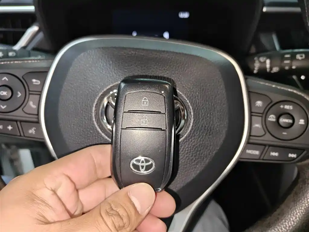 Toyota Frontlander 2024 2.0L Smart Hybrid Dual Engine Leading Edition фото 9