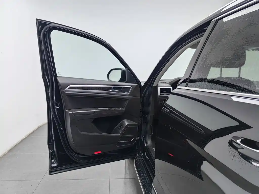 Photo 8 - Volkswagen Teramont