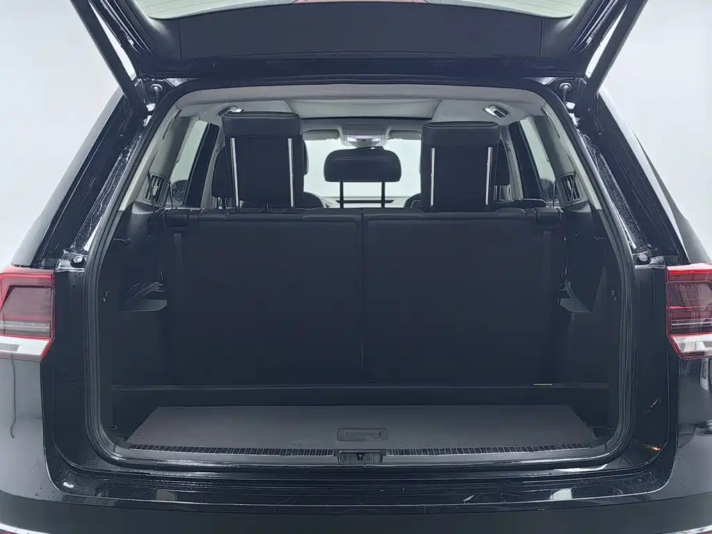 Photo 16 - Volkswagen Teramont