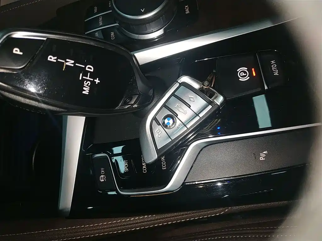 BMW 5 Series 2019 525Li Luxury Package фото 9