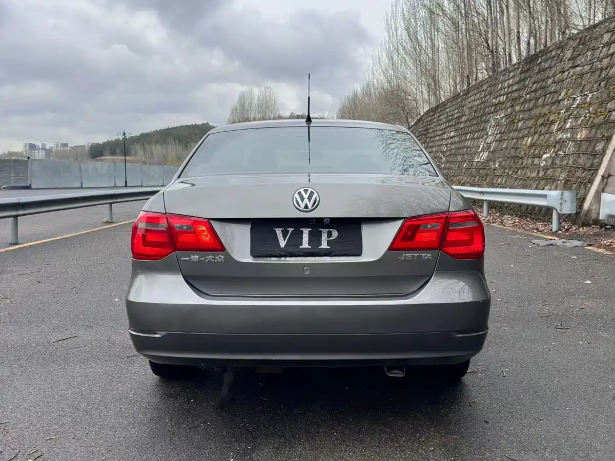 Volkswagen Jetta 2013 1.6L Manual Fashion фото 8