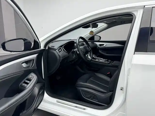 Roewe i6 MAX 2021 2020 Model 300TGI Automatic Cool & Smart Edition