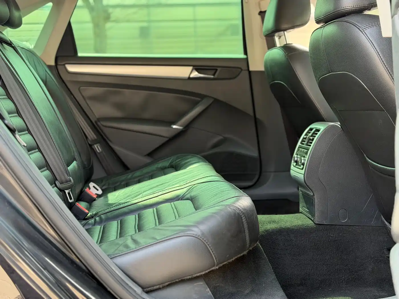 Volkswagen Passat 2014 1.8TSI DSG Executive Edition фото 5