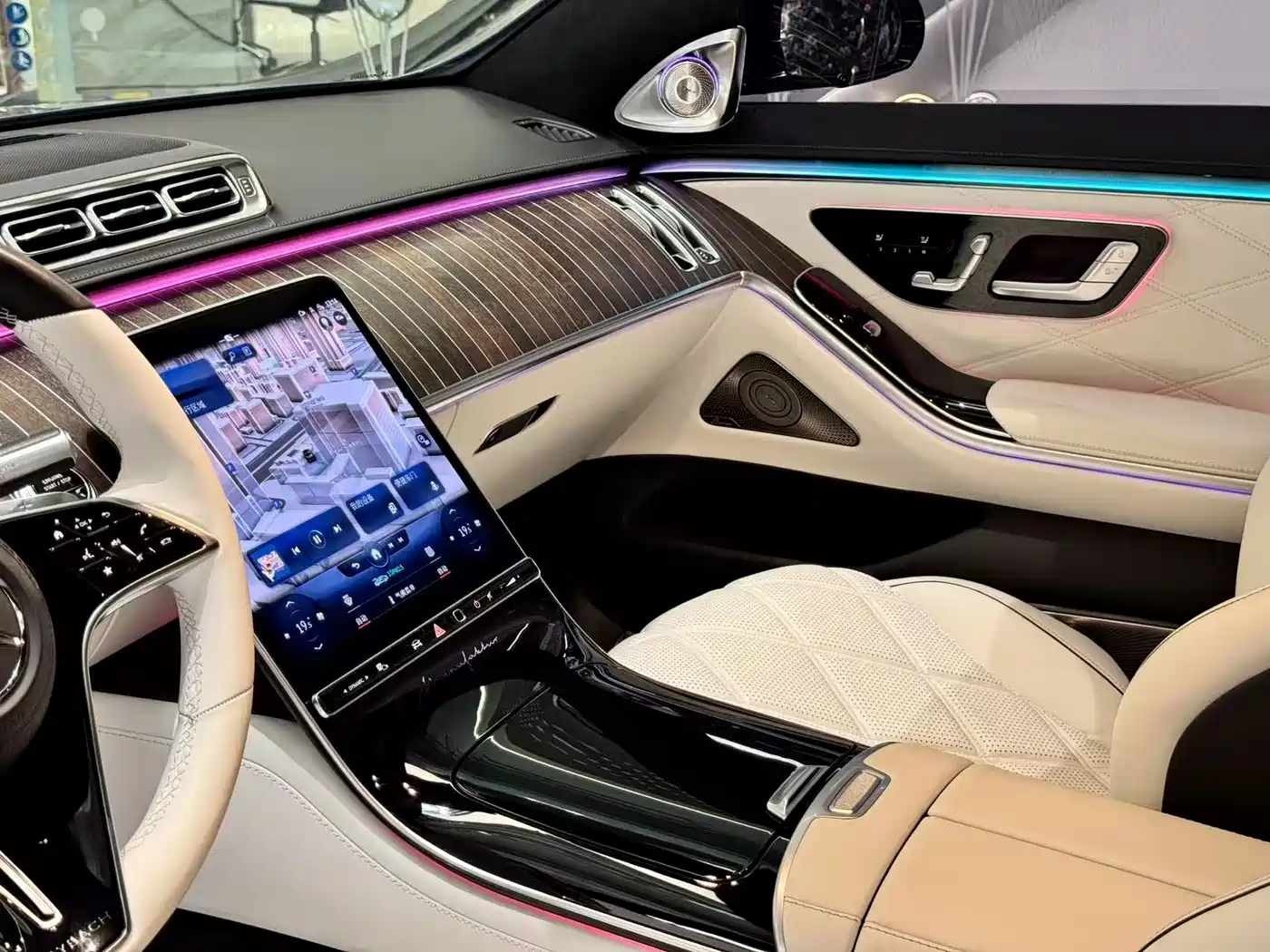 Фото 15 - Mercedes-Benz Maybach S-Class