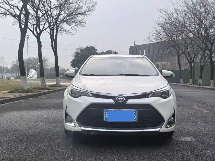 Toyota Levin 2017 Facelift 185T CVT Elite (China V) фото 3