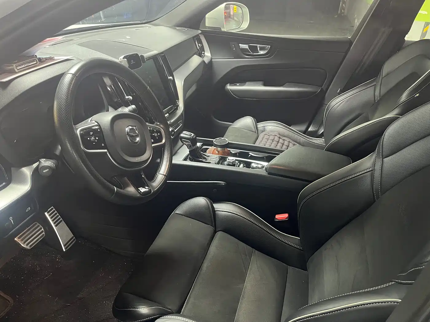 Photo 4 - Volvo XC60
