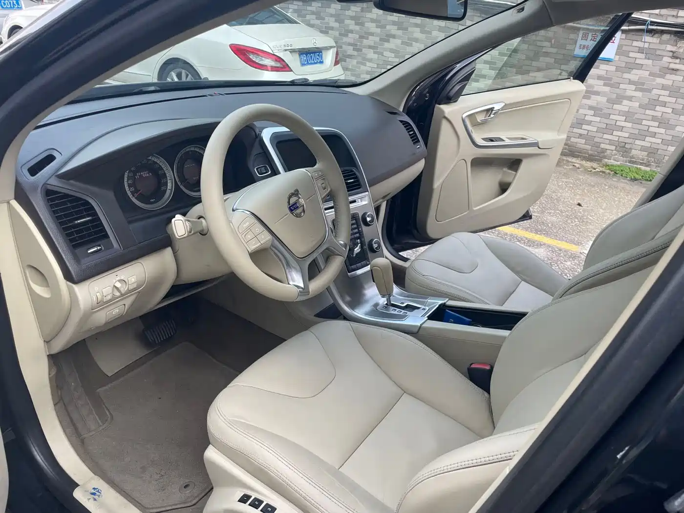 Volvo XC60 (Import) 2011 2011 2.0T Elegance Edition