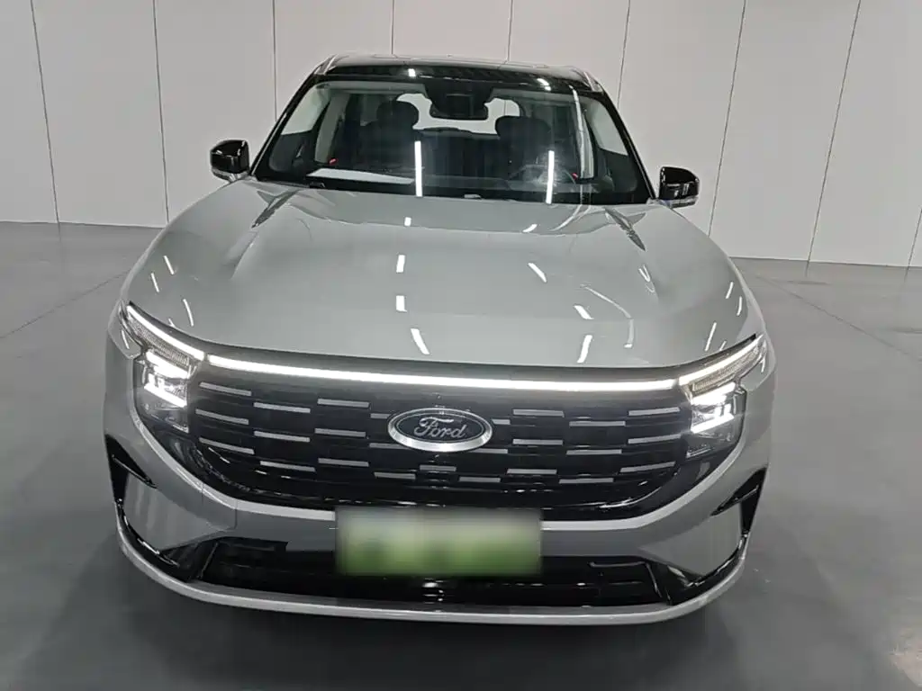 Photo 3 - Ford Edge