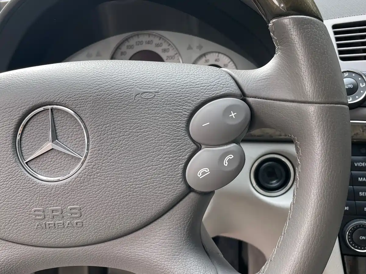 Mercedes-Benz E-Class (Import) 2006 E 500 Fashion фото 9