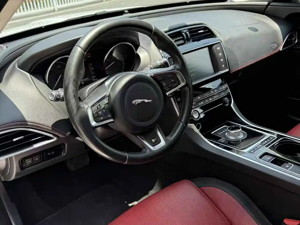 Jaguar XE 2015 2015 2.0T 200PS R-Sport