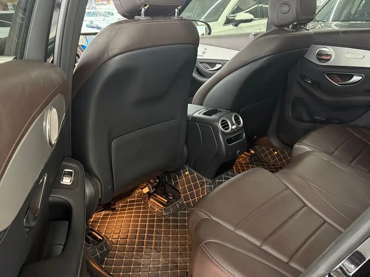 Mercedes-Benz GLC 2020 Facelift GLC 260 L 4MATIC Dynamic фото 8