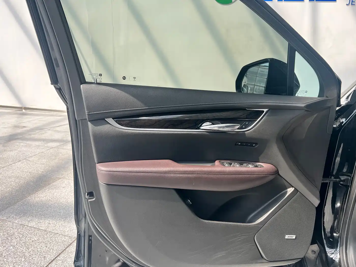 Cadillac XT6 2022 2.0T 6-Seater 2WD Luxury Edition фото 22