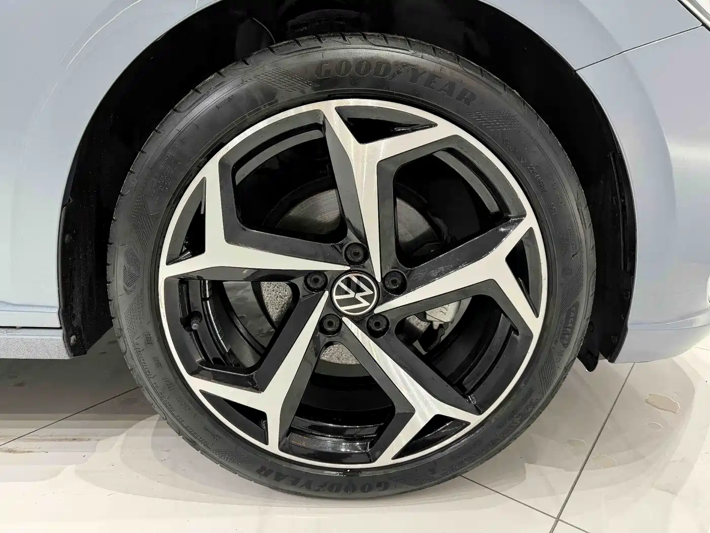 Volkswagen Lavida 2023 1.5L Automatic Starlight 5 Million Edition фото 17