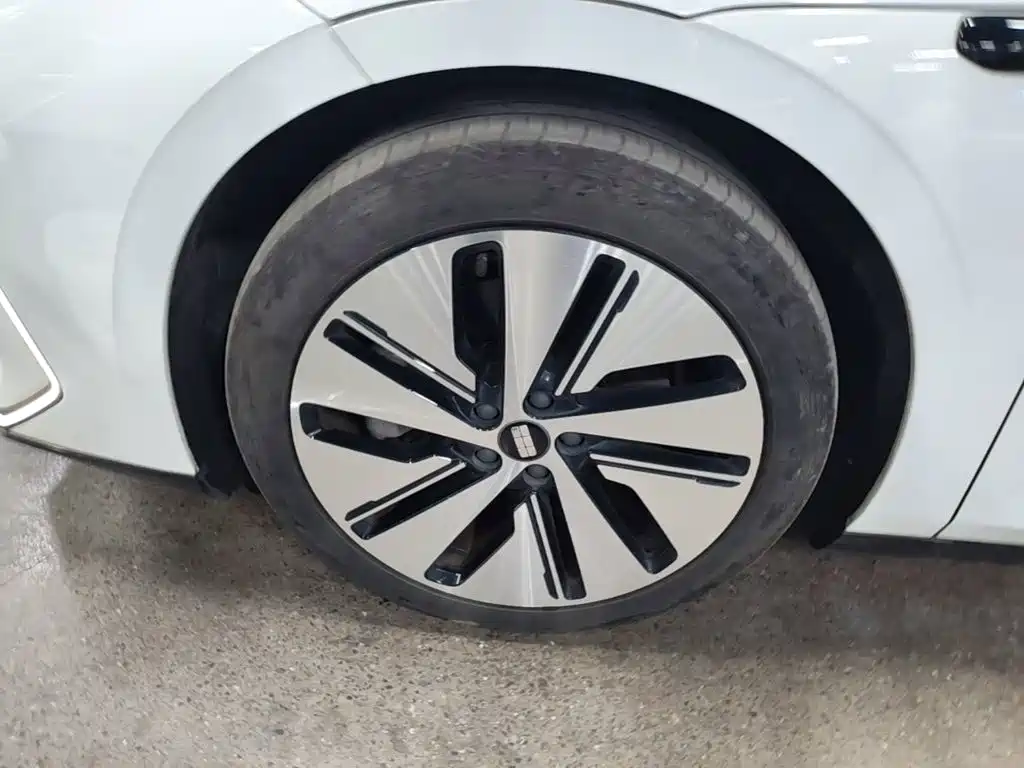Geely Galaxy Galaxy E8 2024 2024 665km RWD Starship Voyager Edition