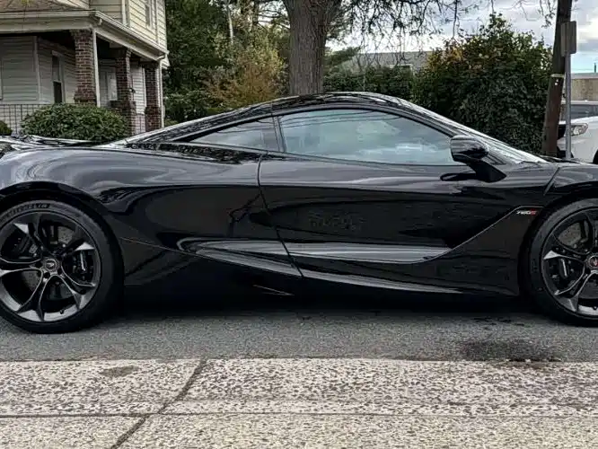 MCLAREN 720S