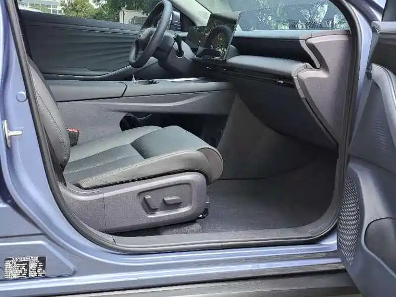 Nissan N6 2025 2025 Mid Configuration