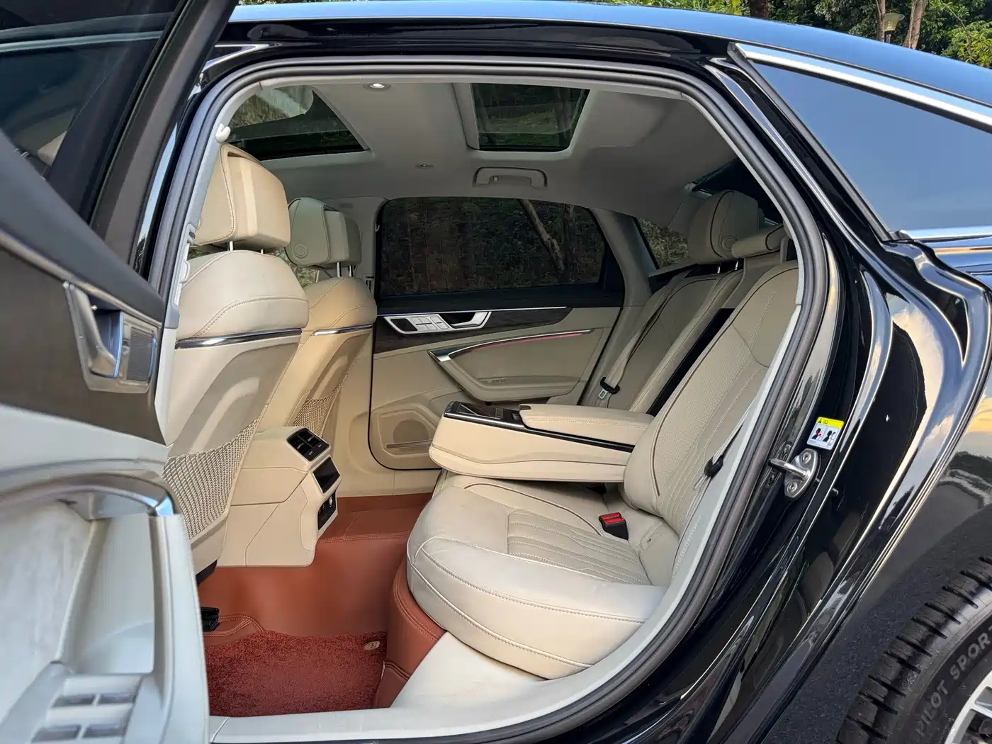 Photo 14 - Audi A6L