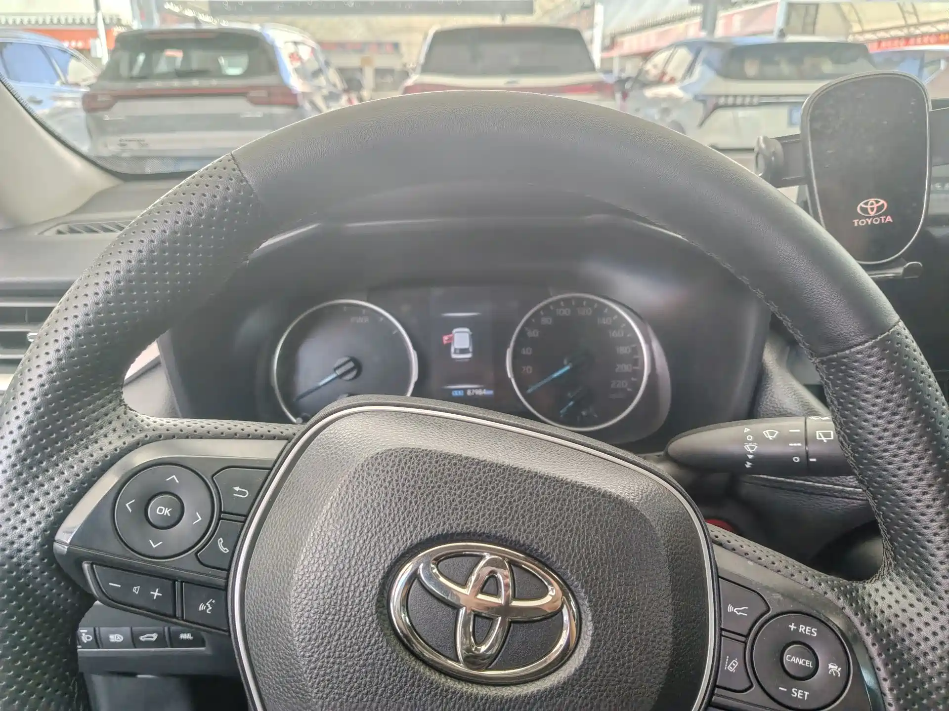 Фото 11 - Toyota Wildlander