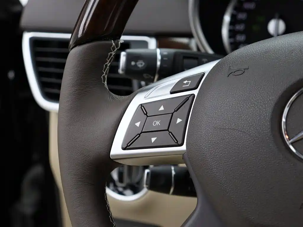 Mercedes-Benz M-Class 2015 ML 400 4MATIC Luxury фото 16