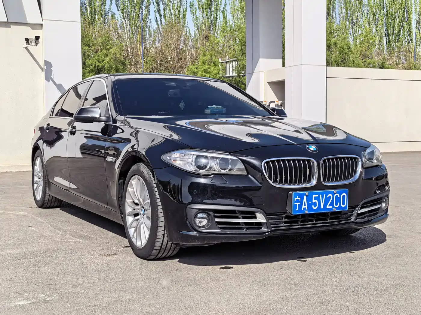 BMW 5 Series 2017 525Li Leading Edition фото 3