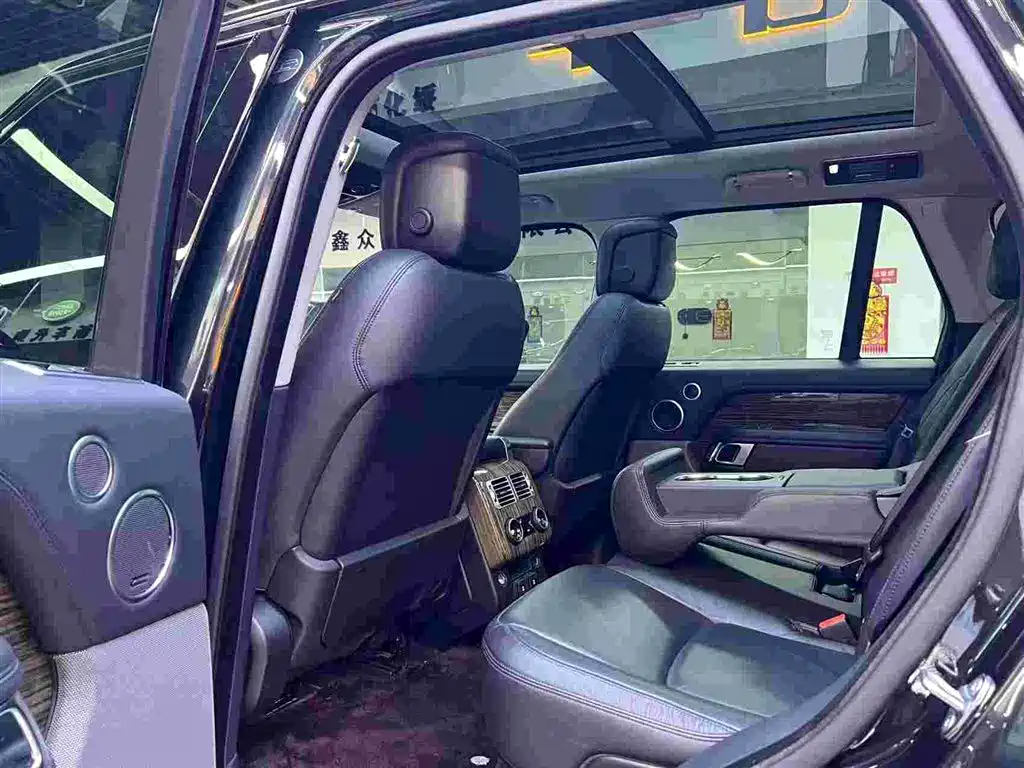 Land Rover Range Rover 2018 3.0 SC V6 Golden Age Edition фото 6