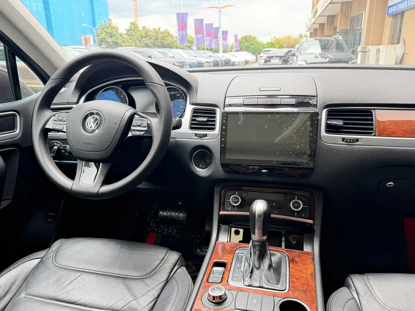 Volkswagen Touareg 2011 3.0TDI Diesel Standard фото 8