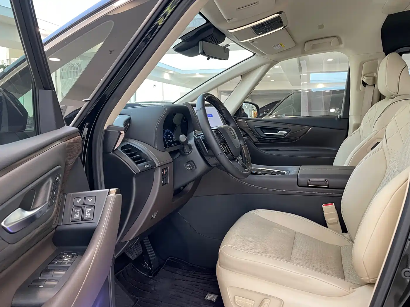 Toyota Vellfire 2024 Crown Hybrid 2.5L Executive Premium Edition фото 8