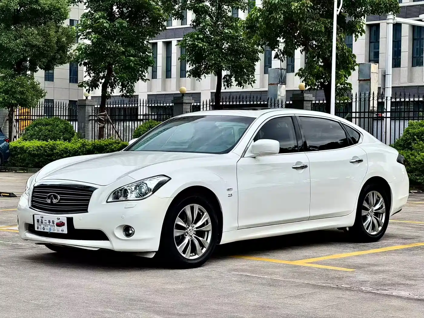 Infiniti Q70 2014 2013 Q70L 2.5L Premium